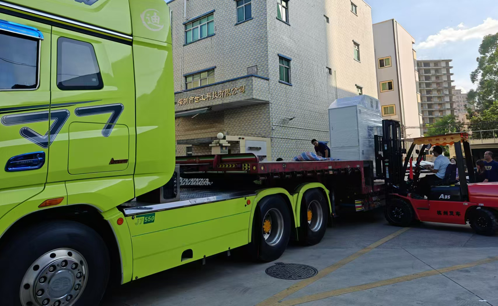 攜手共贏 智造引領(lǐng)丨夢(mèng)啟半導(dǎo)體接獲LED 芯片龍頭企業(yè)批量訂單，設(shè)備順利交付